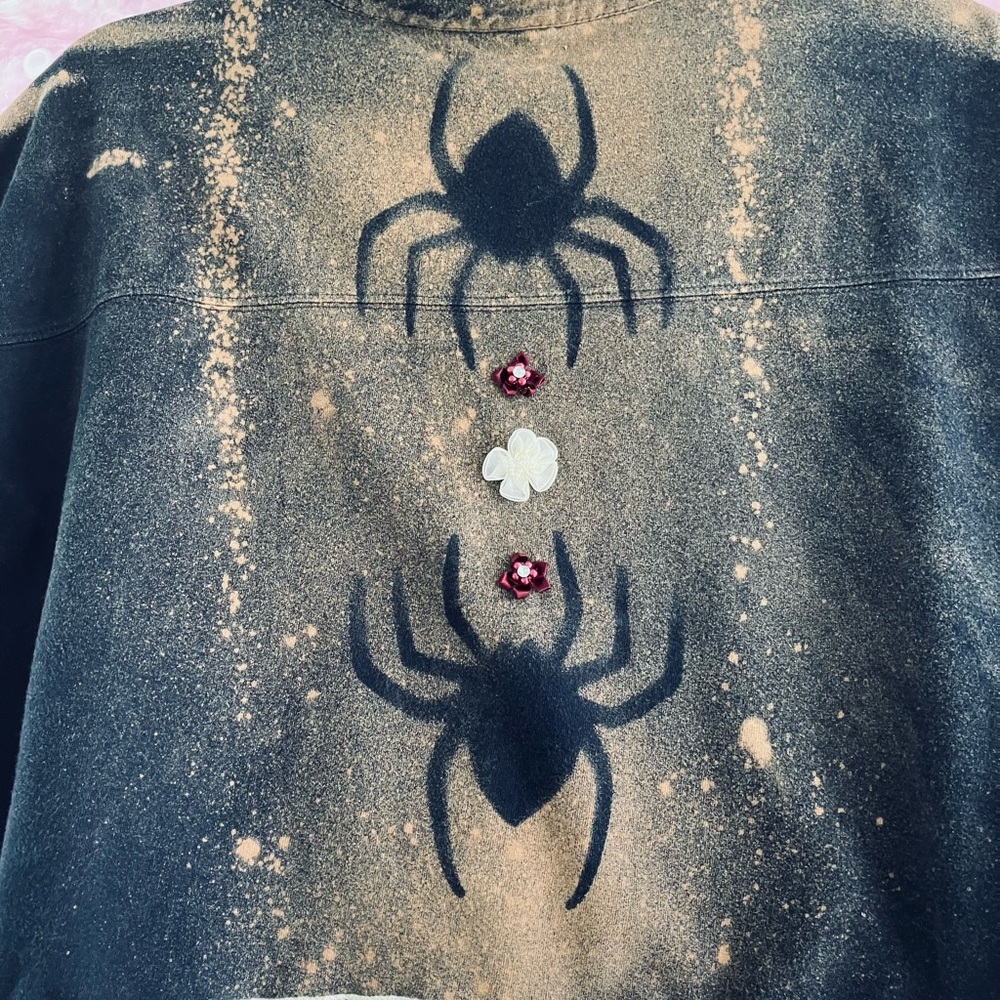 🕷️🕸️🕷️Gothic Bohemian Spider Top🕷️ - Picture 15 of 16